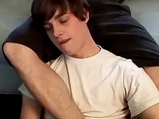 Twink sucks dick and licks toes before being fucked hardcore